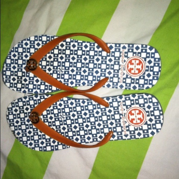 Reserved- Tory Burch / Roxy flip flop bundle
