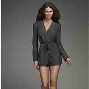 KARDASHIAN KOLLECTION GEORGETTE BACK SHORT JUMPER