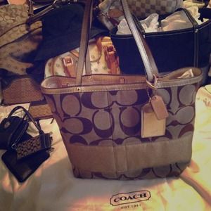 New low price!! Coach handbag