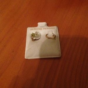 Brand new peridot earrings. 10k