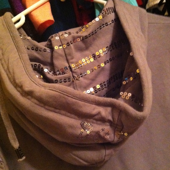 Gray - Picture 3 of 3