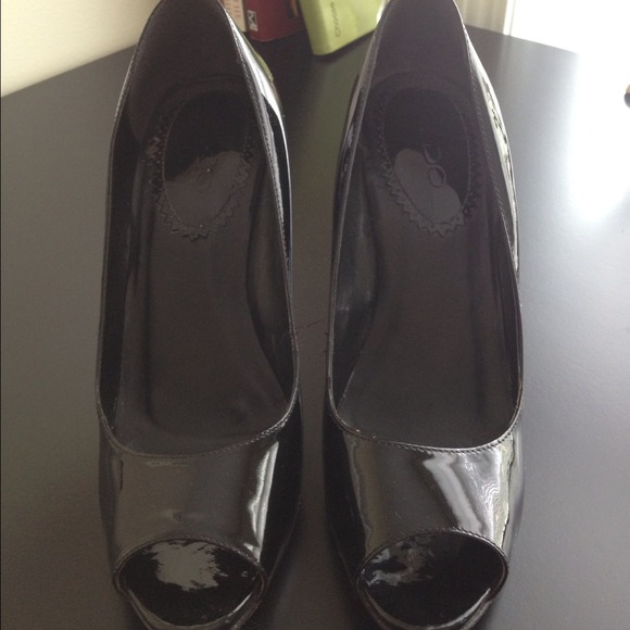 SOLD!!!!! Aldo Black Peep Toe Heels SOLD!!!!!!!! - Picture 3 of 4