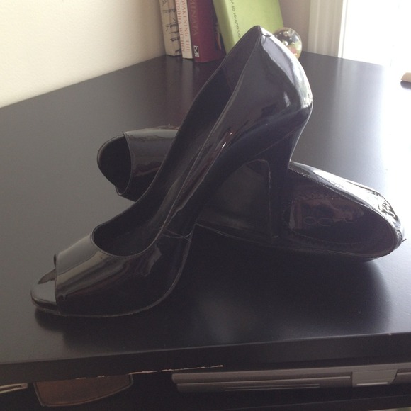 SOLD!!!!! Aldo Black Peep Toe Heels SOLD!!!!!!!! - Picture 4 of 4