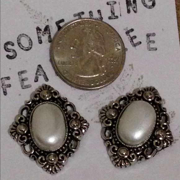 BUNDLED Fancy Buttons Turned Earrings - Picture 4 of 4