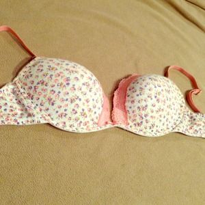 Calvin Klein Wireless Push-Up