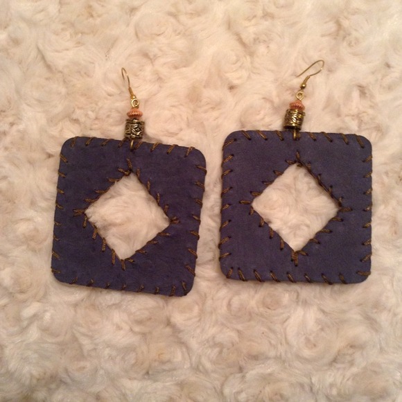 Sold in bundle for @brinshawn