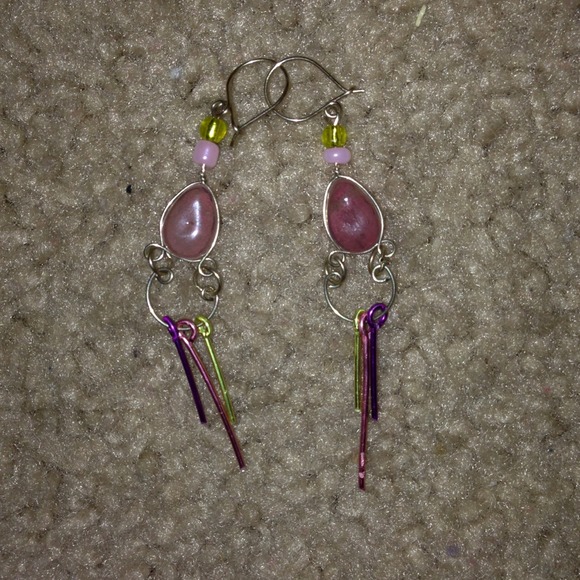 💗💛💜pink yellow purple dangle earrings💜💛💗NWOT
