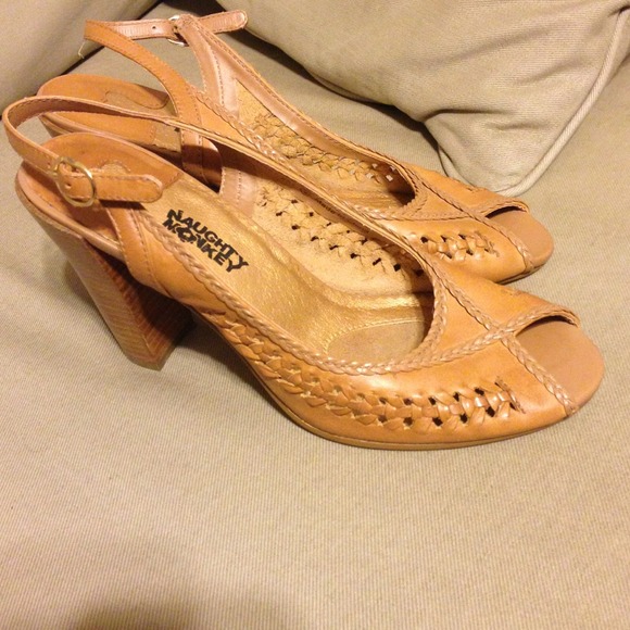 Naughty monkey nude heels size 9