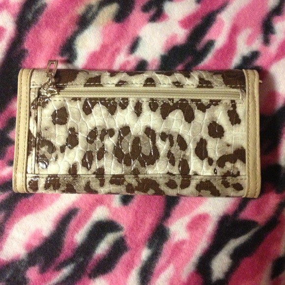 Guess Tan Leopard Wallet - Picture 2 of 3