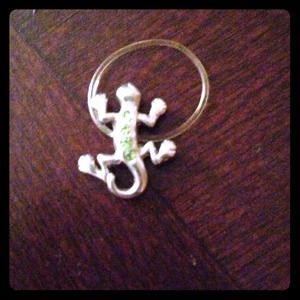 💚Silver with green lizard toe ring💚 NWOT❗❗