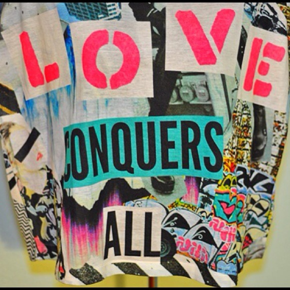 Forever 21 Tops - 🚫SOLD🚫FOREVER21 Magazine Cutout Top Forever 21 Tops - 🚫SOLD🚫FOREVER21 Magazine Cutout Top