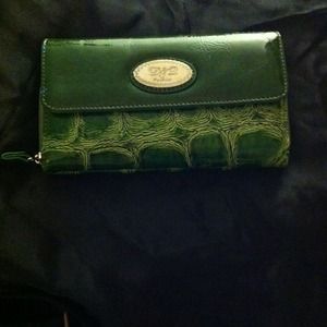 Barely used fashion wallet.
