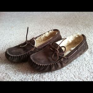 Size 7 ugg moccasins. Excellent condition!