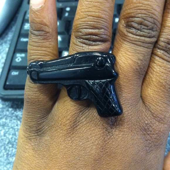 Gun ring!!!!! Different jewelry clean out!!!