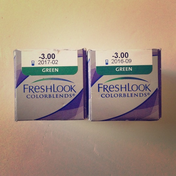 Green fresh look contacts