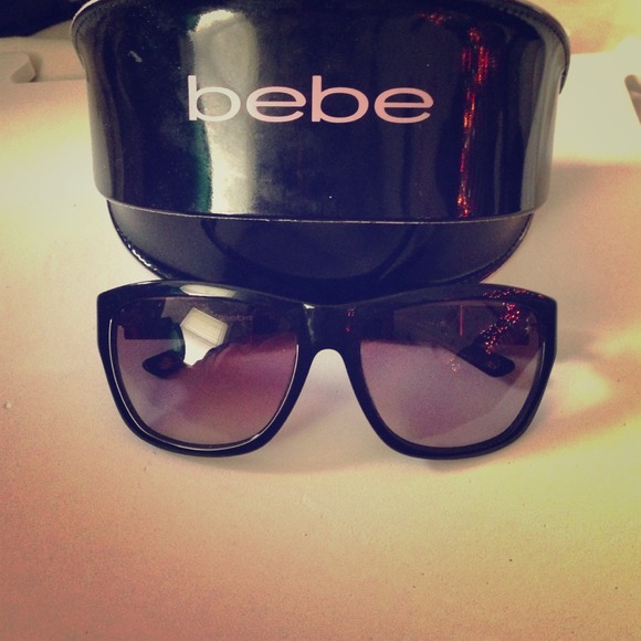 Bebe subglasses