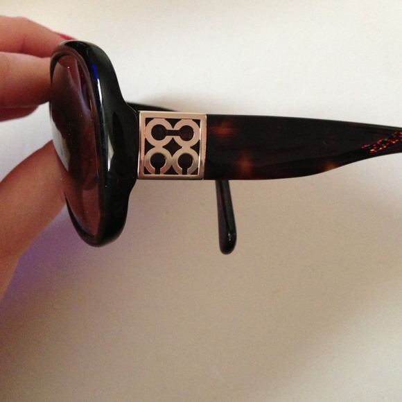 Coach sunglasses - Picture 2 of 3