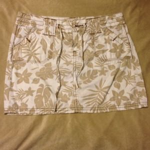 Flower print skirt size juniors 1