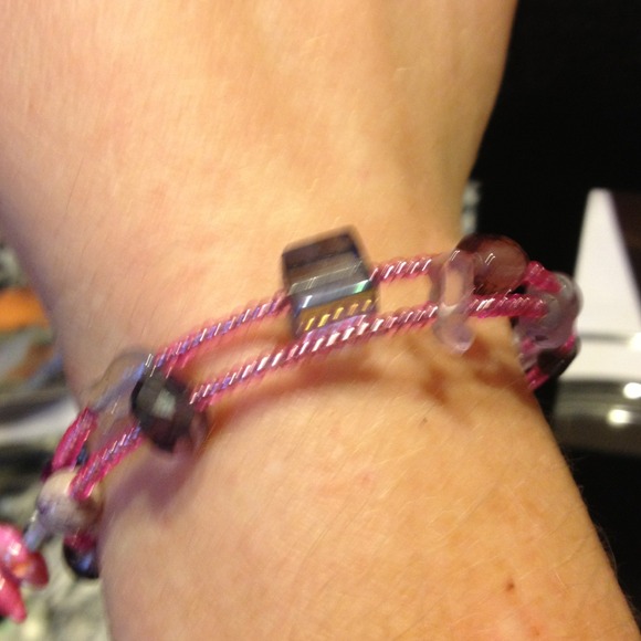 Memory wire bracelet. - Picture 2 of 3
