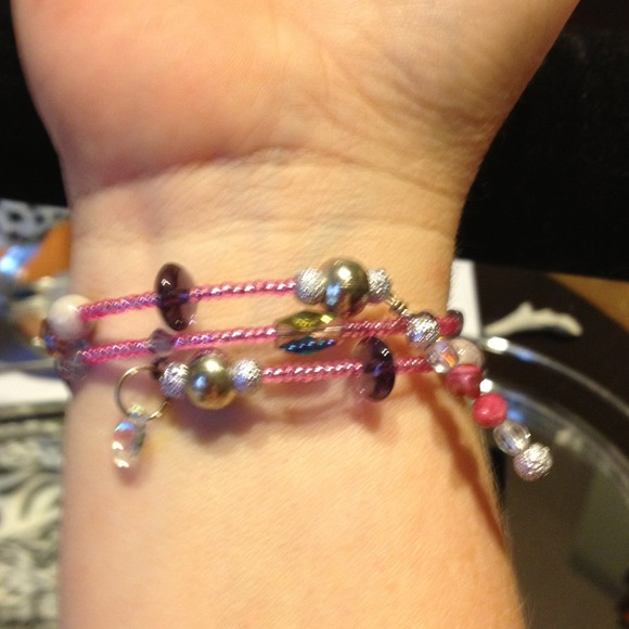 Memory wire bracelet. - Picture 3 of 3