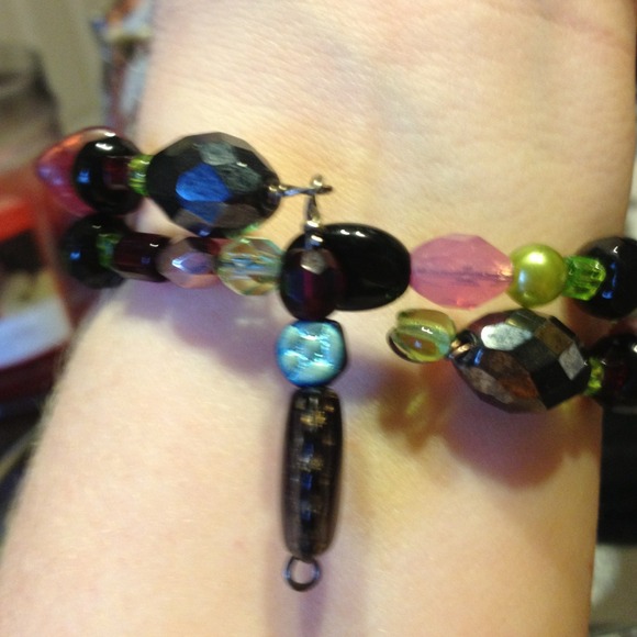 Memory wire bracelet. - Picture 2 of 3