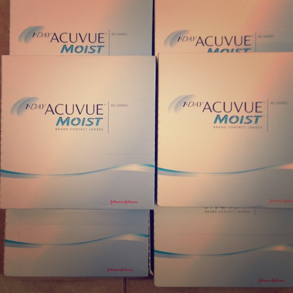 Six boxes of 90day 1 a Day Aucuvue Moist