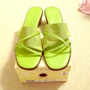 Italian Shoemakers Inc. Style : Abbie Color: Lime