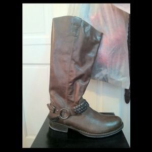 Steve Madden "NOCKERR" Brown Leather.