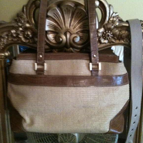 Etienne Aigner bag - Picture 2 of 4