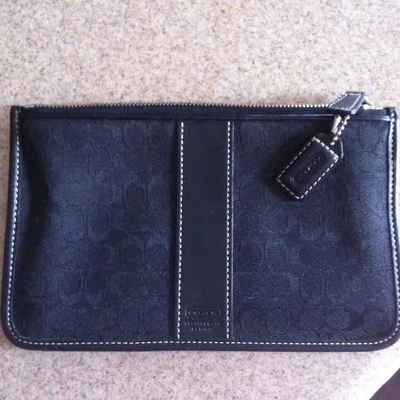 Coach 🌟SOLD🌟 - Picture 3 of 4