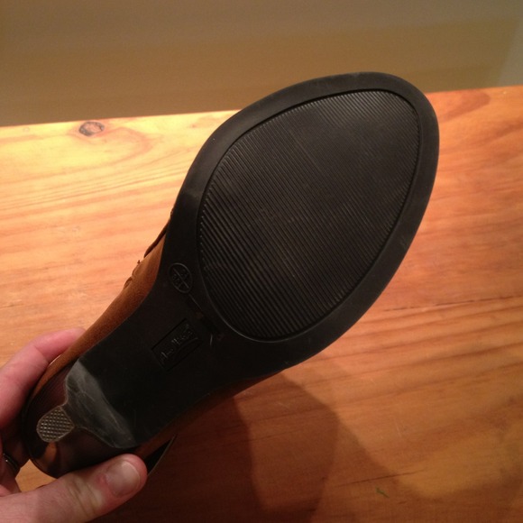 Ankle boots with buckle - Picture 3 of 4