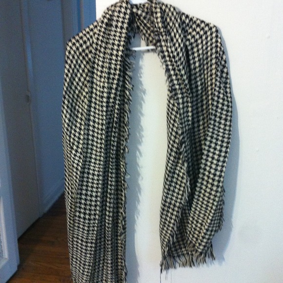 Houndstooth rayon scarf - Picture 1 of 1
