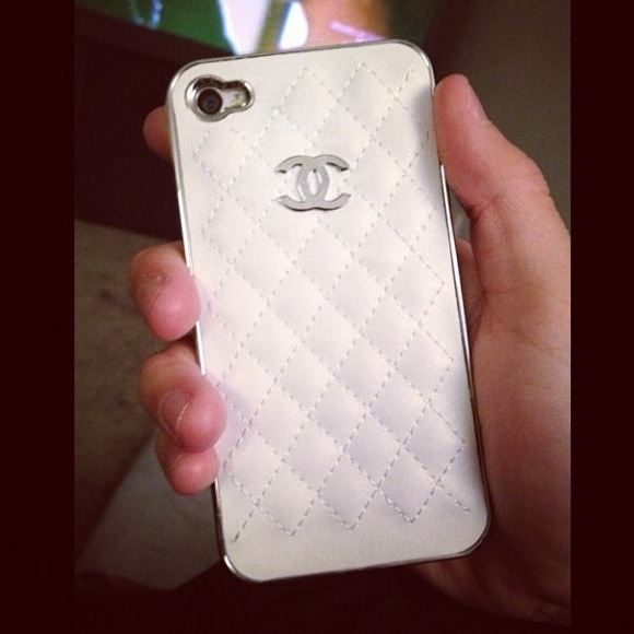 Accessories - Chanel iPhone 4S case for @lisp714