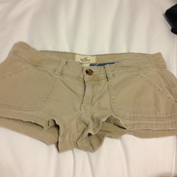 Khaki Hollister shorts