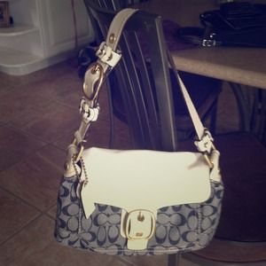 👜Authentic Coach denim/white Handbag 👜