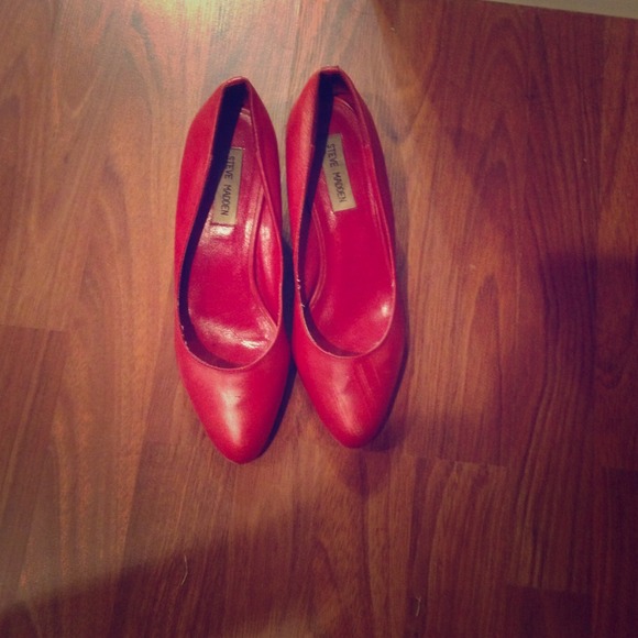 Cute red shoes!