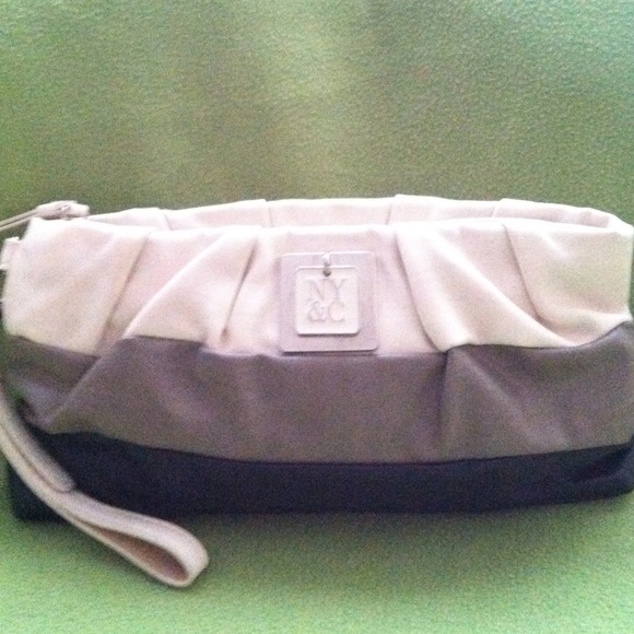 🎀Sold!!🎀New York &Company clutch!! Bundle