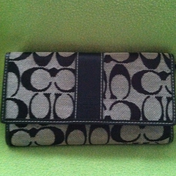 Coach wallet!!
