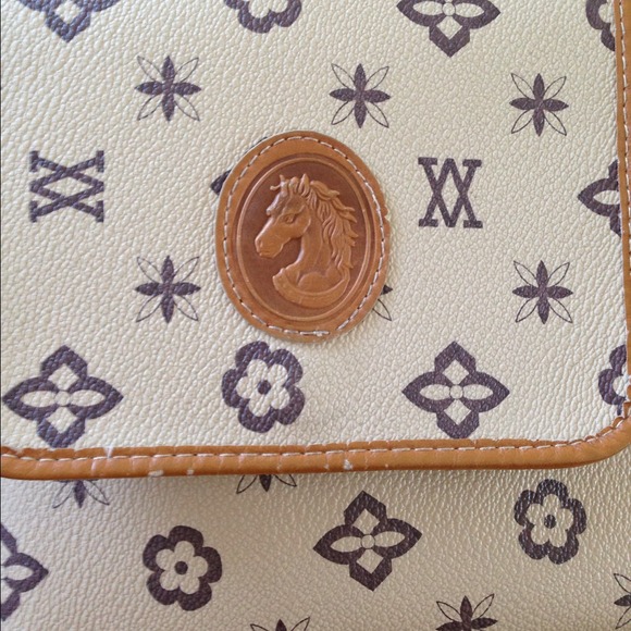 Sold - Picture 3 of 4