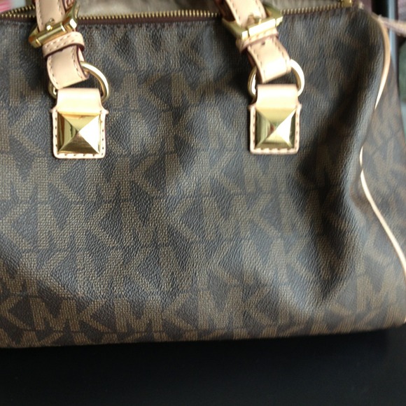 Michael Kors HandBag