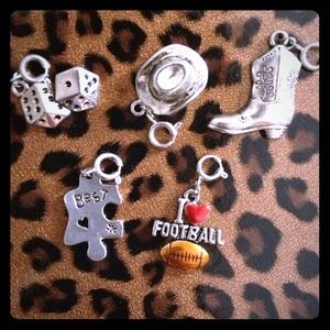 🌟Reduced today only $3🌟Charms