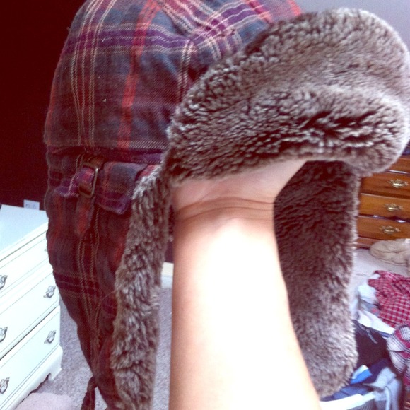 SOLD IN BUNDLE:) Winter hat multi color + fur
