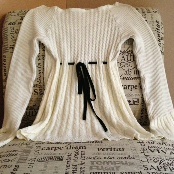 Forever 21 long sleeve gently used sweater shirt