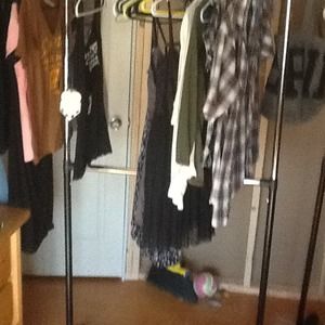 Clothes rack with wheels