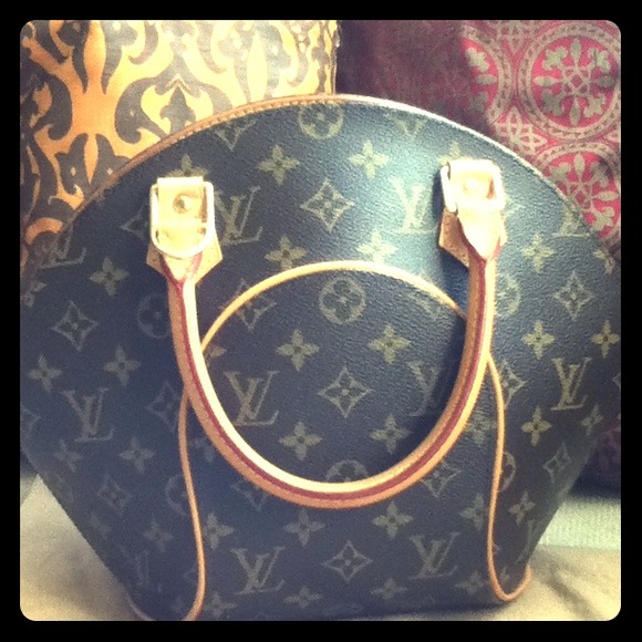 "Sold" Louis Vuitton Ellipse PM