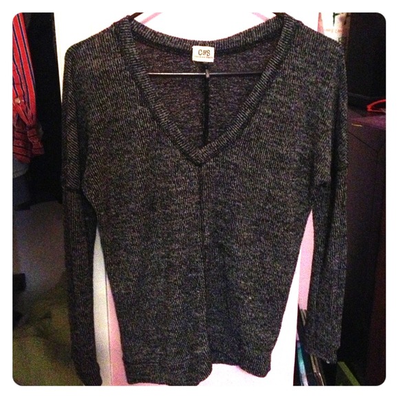 Very cute and comfortable light weight v neck
