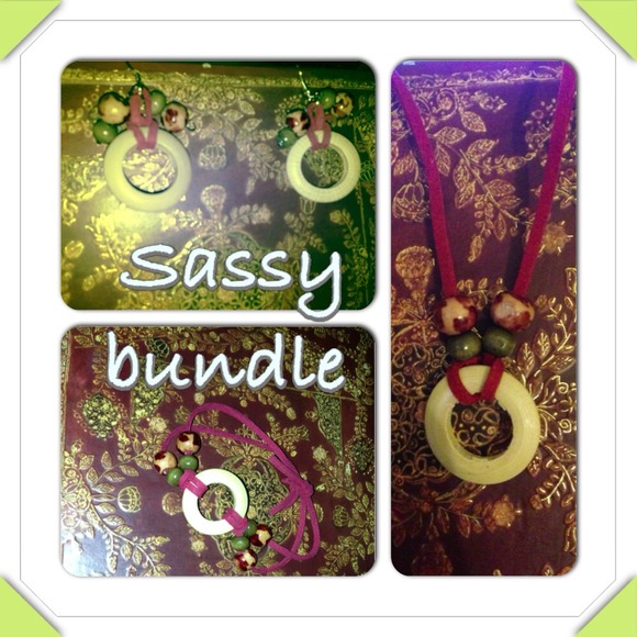 Earrings/bracelet/ necklace bundle