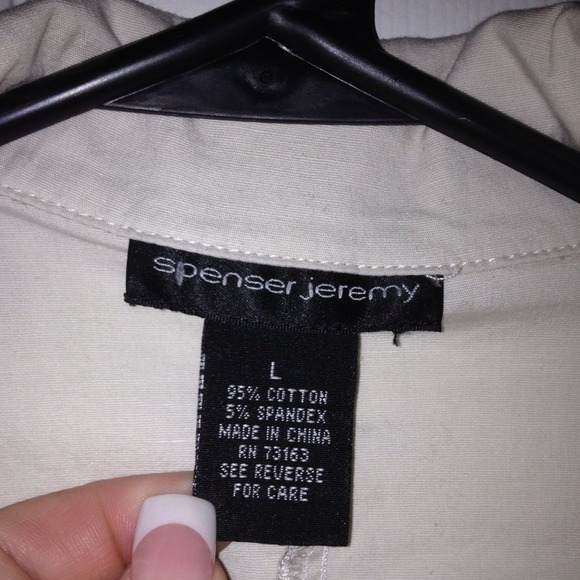 Button down - Picture 2 of 2