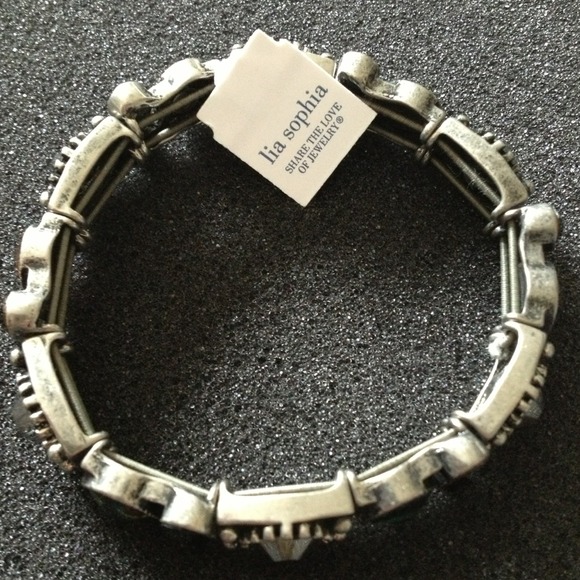 Bracelet