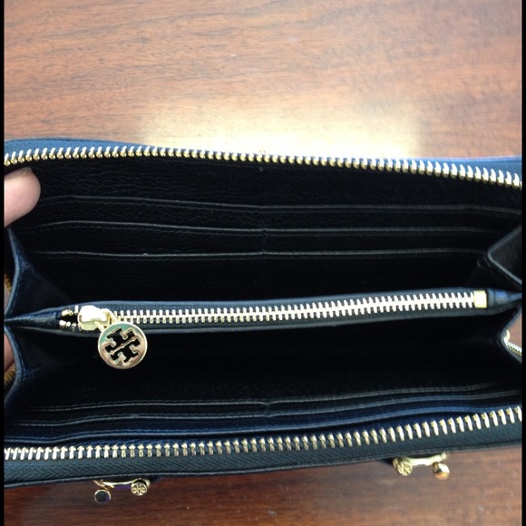 🚫Sold in bundle🚫💯Authentic Tory Burch Wallet! ❤ - Picture 2 of 4